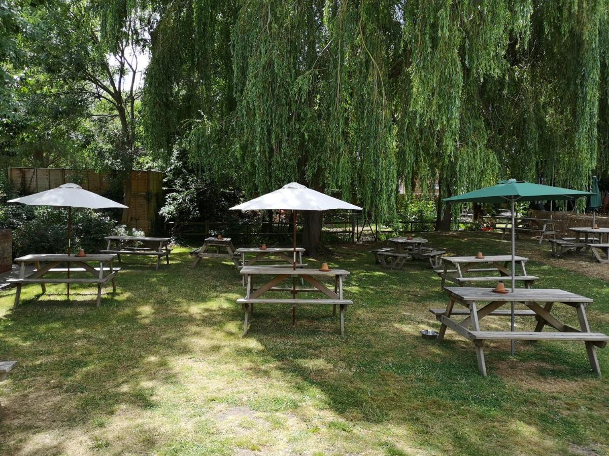 Woolpack Inn Чичестър Екстериор снимка