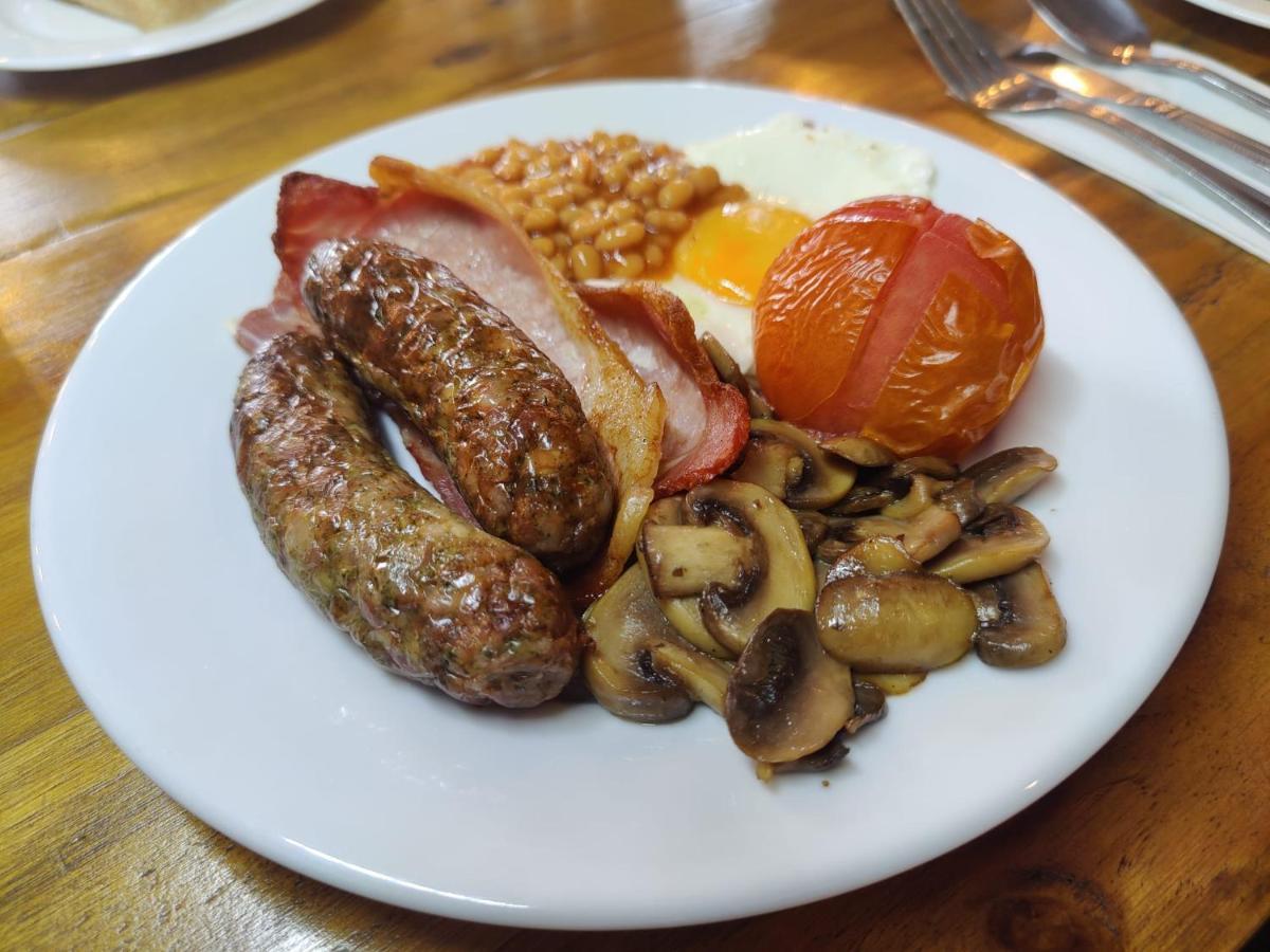 Woolpack Inn Чичестър Екстериор снимка
