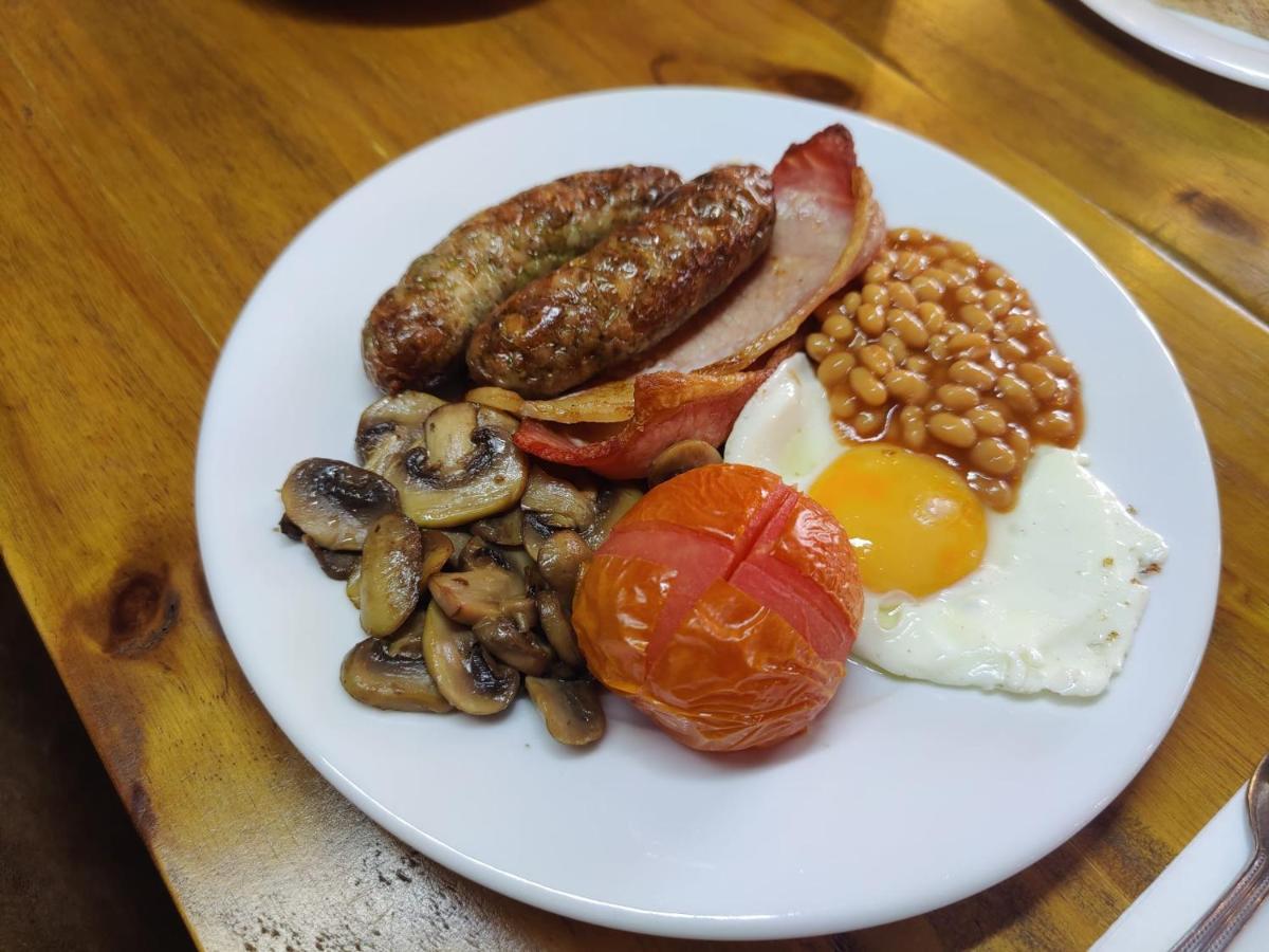Woolpack Inn Чичестър Екстериор снимка